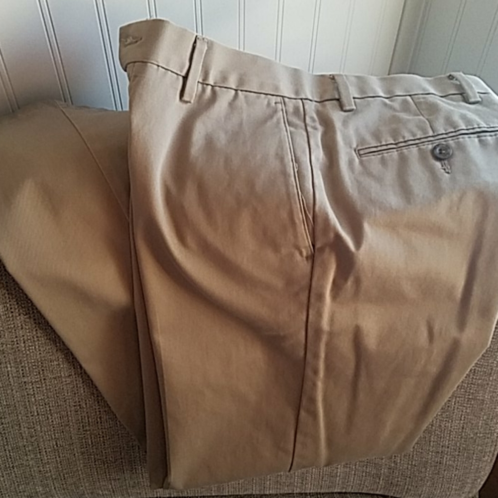 Docker's Khaki dress pants